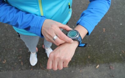 Treningi adaptacyjne w bieganiu – jak interwały, podbiegi i siła budują formę na długie dystanse